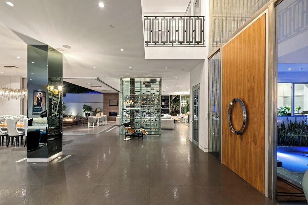 Alta Royale - Exquisite Designer Retreat Near Soho House & Rodeo Drive