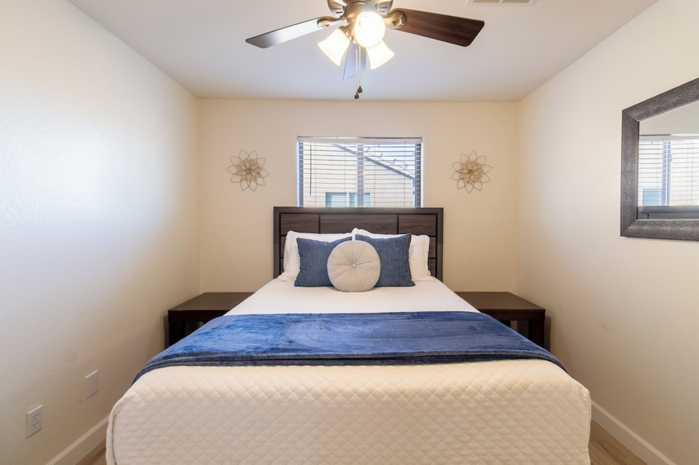 Casa Desert Willow 5BR Home & Pool