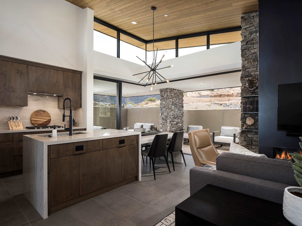 Mountain House Lodge at Sereno Canyon