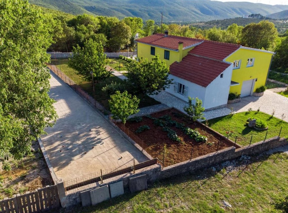 Tranquil Oasis Holiday Home Primorski Dolac With Pool