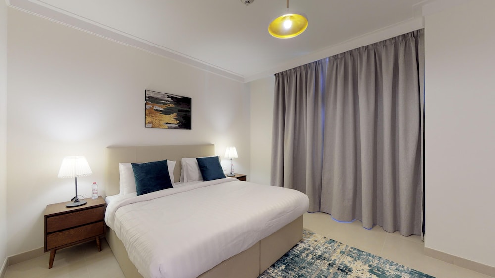 Lux BnB Dubai Creek Residences