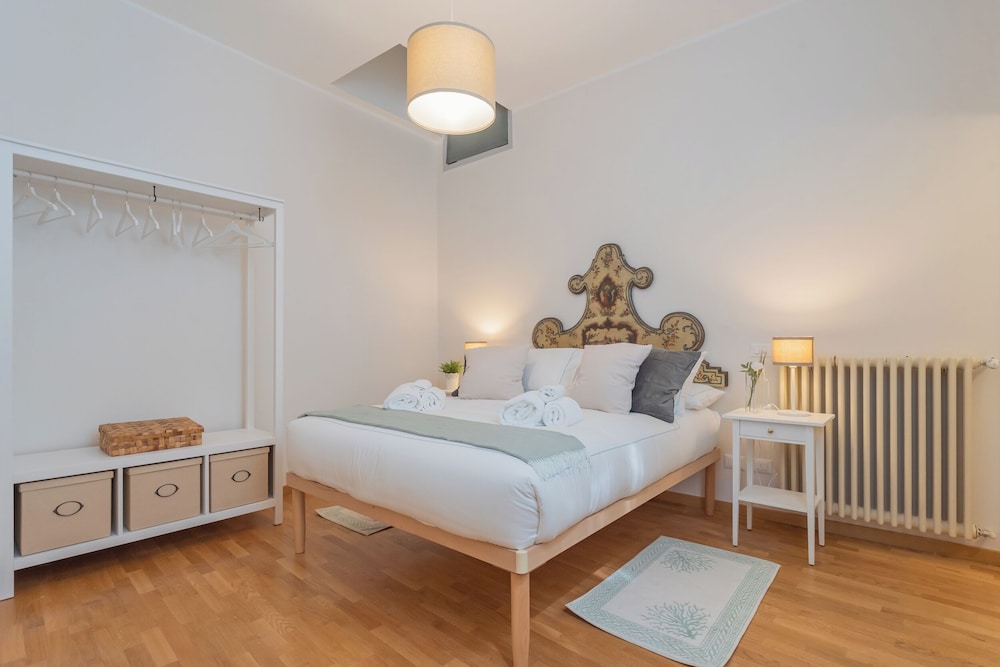 Luxury Apartments in Villa Cardinal Ciceri by Rent all Como