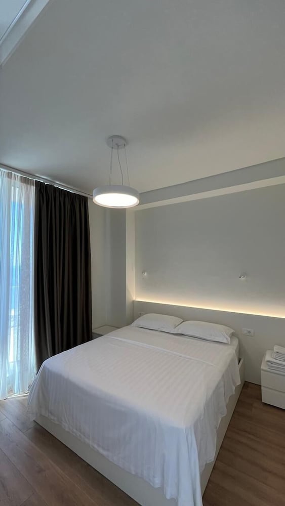 Whisky Green Coast Hotel & Apartments