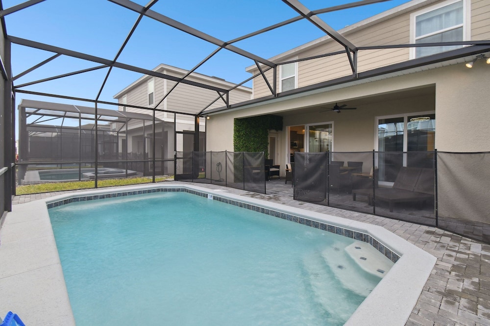 5 BD En-suites, Game Room, Pool, Sleeps 14, Disney