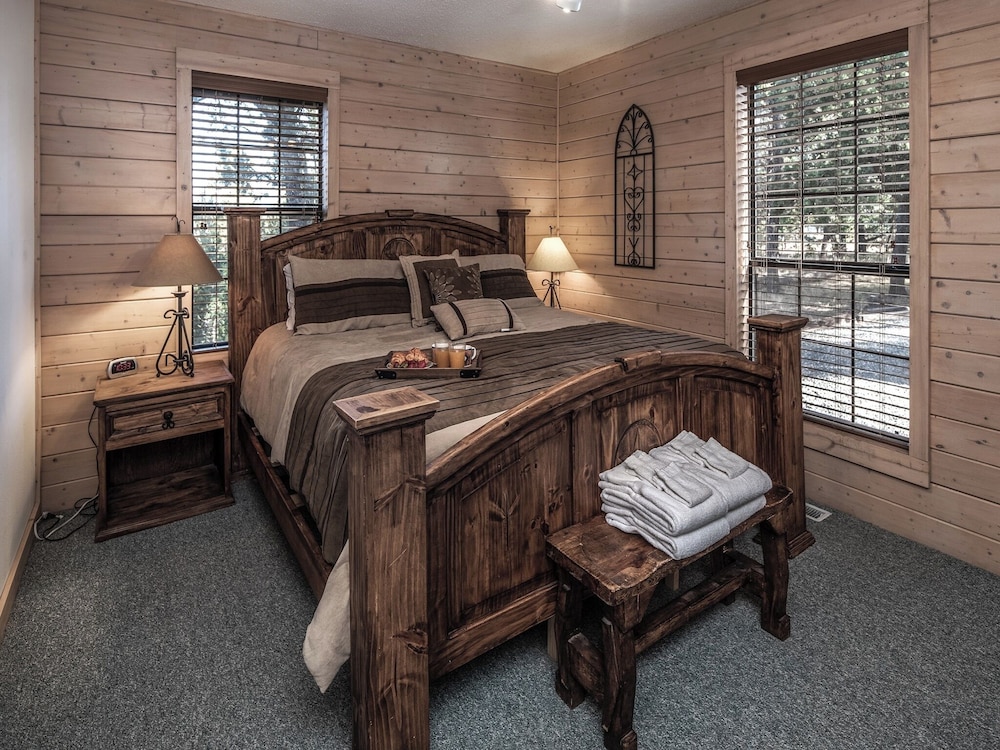 Wine N Pines by Ruidoso Vacation Rentals