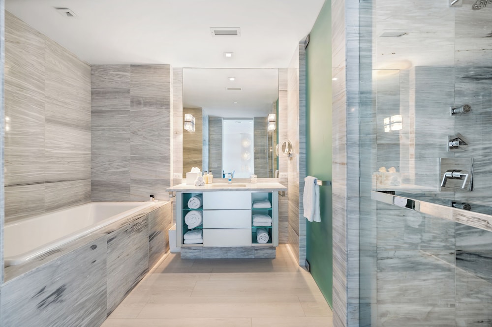 Luxury Vacation Rentals in South Beach by LRMB
