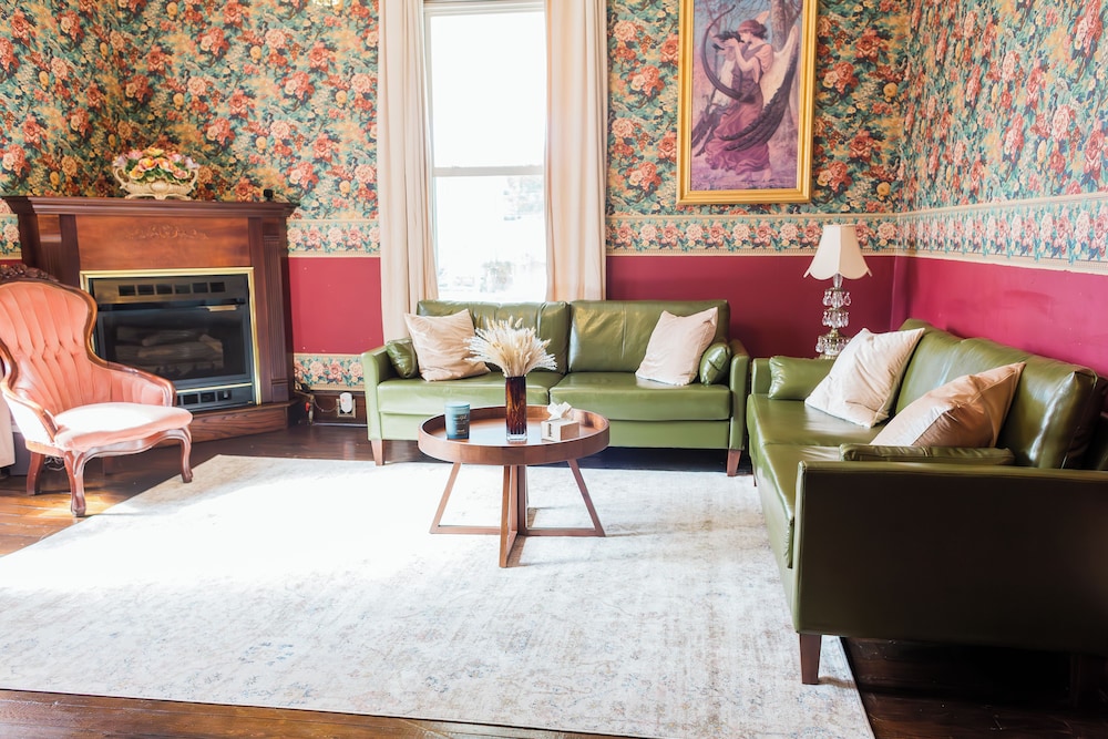 Blue Ridge Abbey Bed & Breakfast