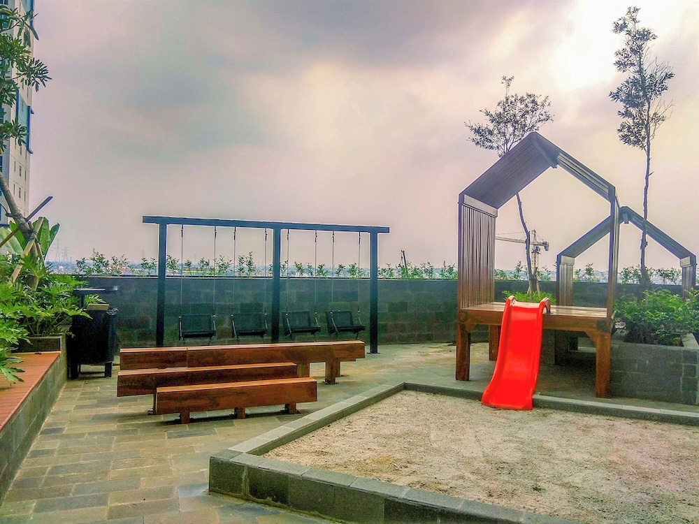Good And Homey Studio Lrt City Bekasi Apartment