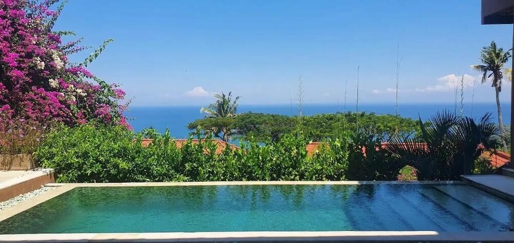 Aomi Villa