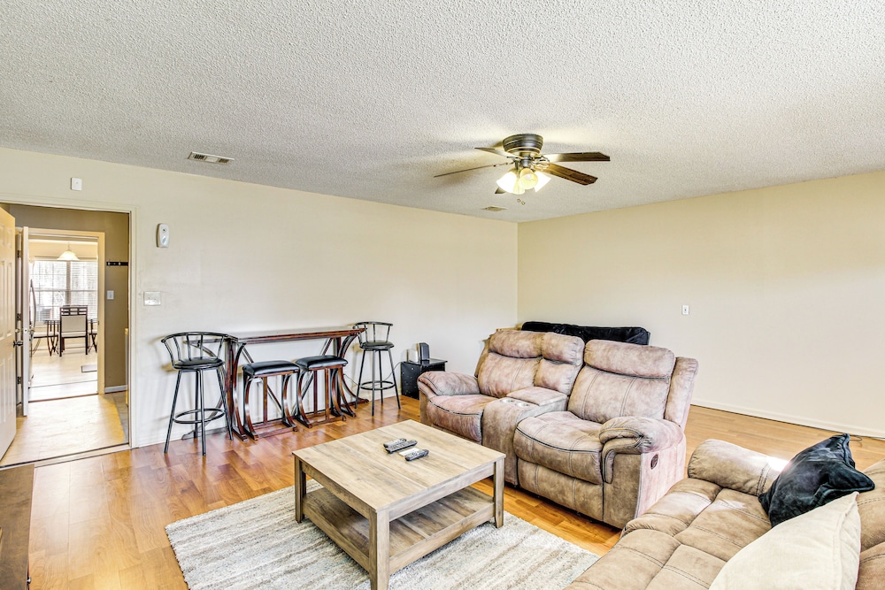 3 Mi to Hunter Army Airfield: Home w/ Serene Deck