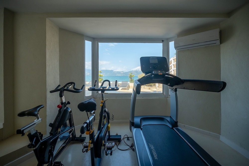Angra - Mombaça | Mansão Espetacular Beira-Mar, 7 Suites - por Casapē Rio