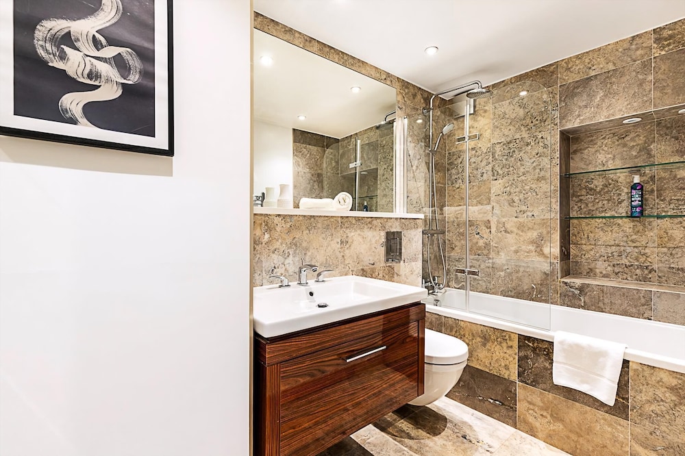Stylish Shepherd's Bush Flat With Patio