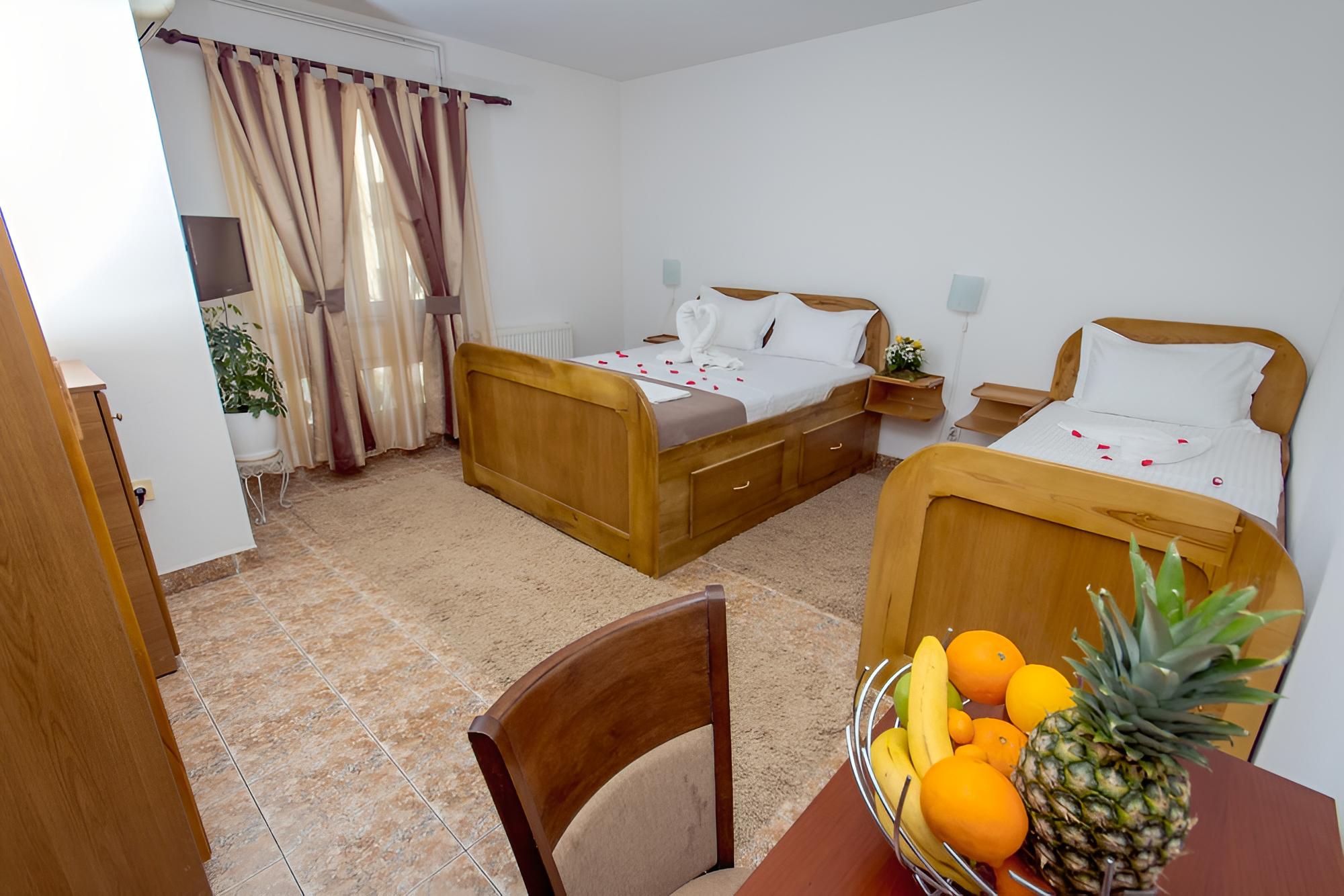 Hotel Pharos