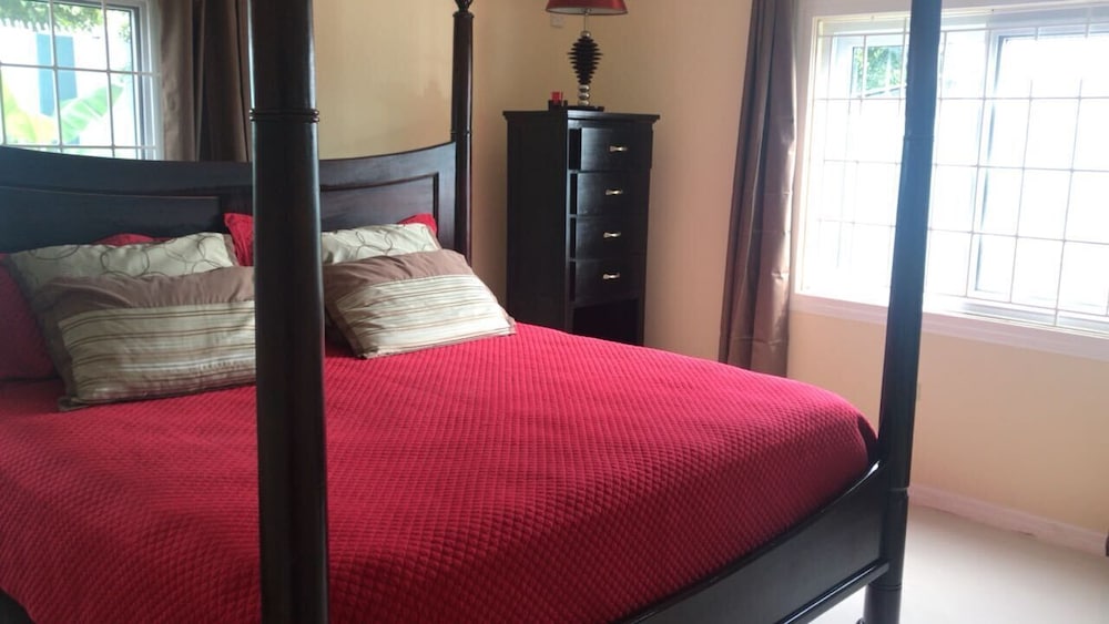New Kingston Guest Apartment at Sandhurst view 2