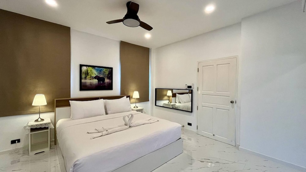 Khaolak Pool Villa With 3 Bedrooms