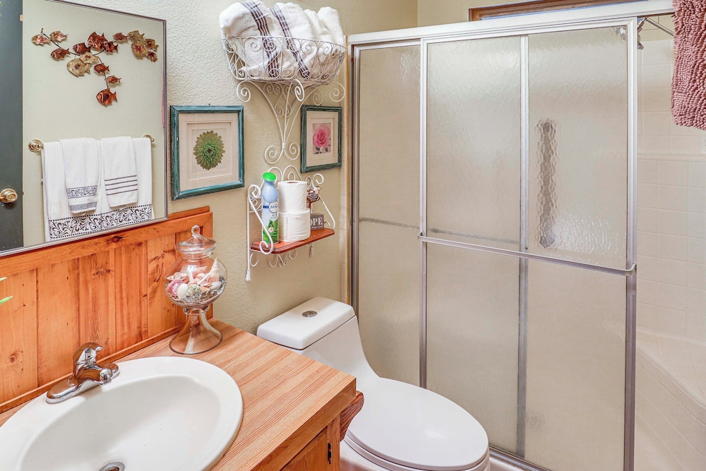 Quiet Dolan Springs Home w/ Patio, Mountain Views!