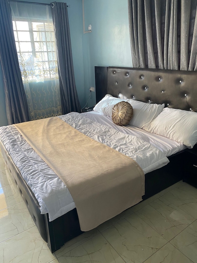 De-Convenant Apartment Short Term Rental view 4