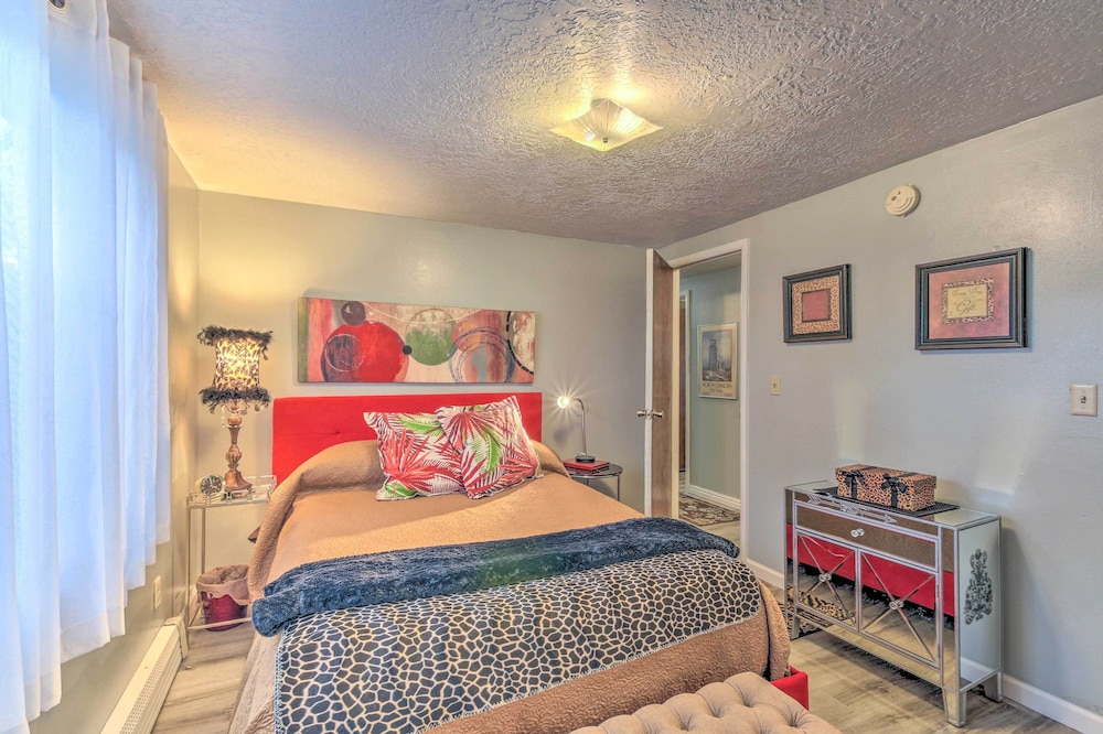 Charming Apartment < 1 Mi to Logan River & Zootah! view 2
