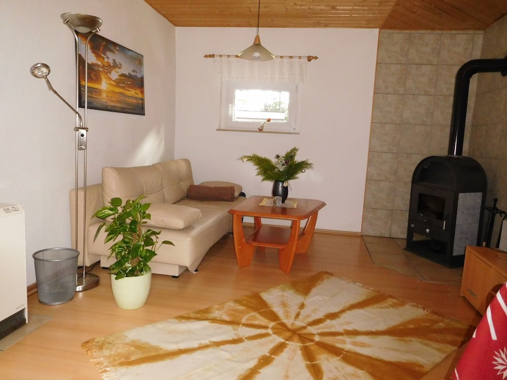 Cosy Apartment With Covered Porch
