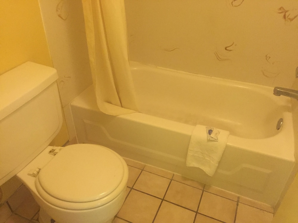 Farmington Vacations - Economy Inn - Property Image 7