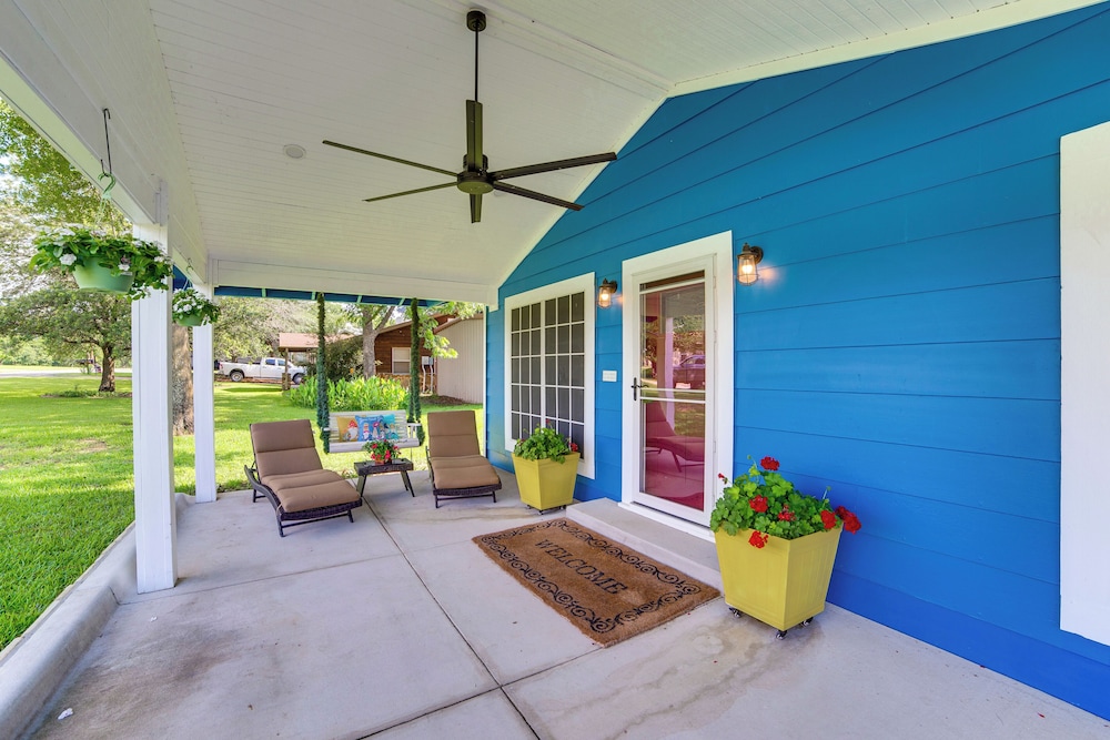 Lake Tawakoni Access + Hot Tub - Wills Point Home!