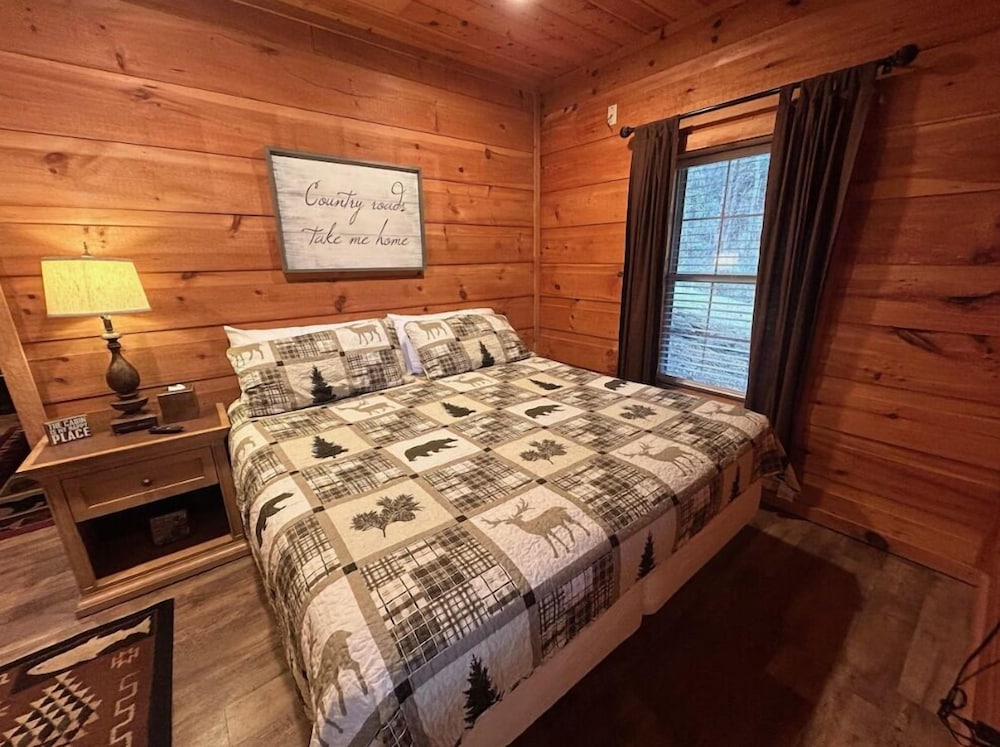 Riverside Retreat 4 Bedroom Cabin