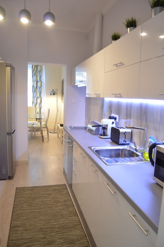 Apartments Happy Hours