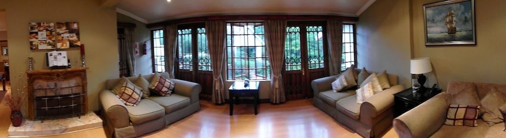 2 Leafed Doors