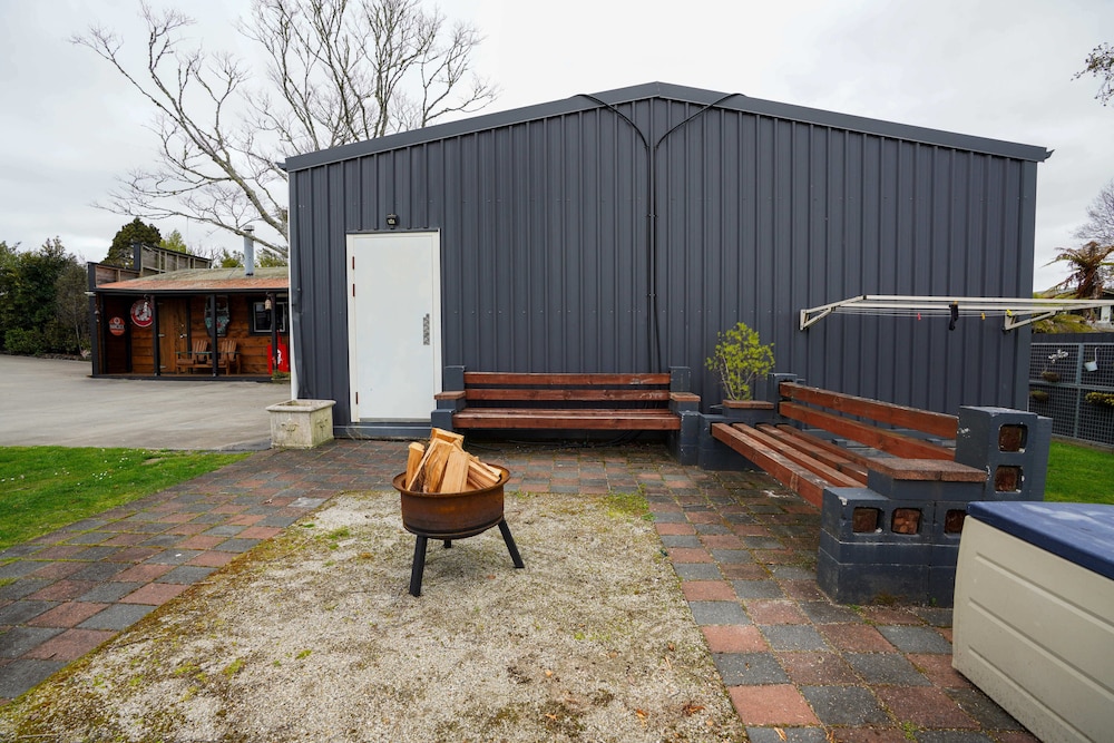 Kiwi Retreat By Aotearoa Escapes