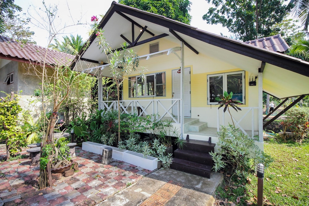 Hotel OYO 606 Baan Suansabai Pleanpanmai Resort Amphawa - Image 1