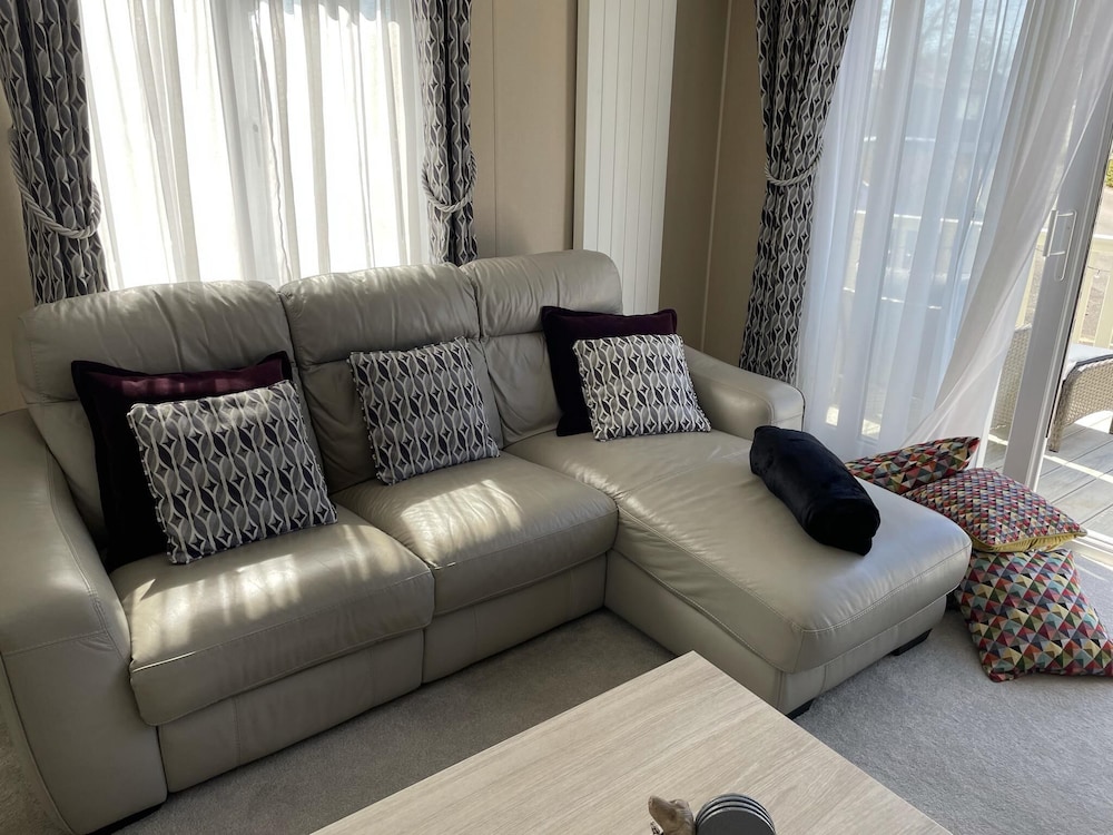 Stunning Lodge in a Nice Area, Saint Leonards view 5