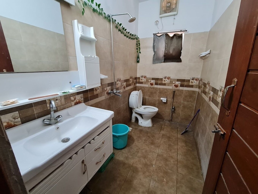 khyber lodge 2 guest house