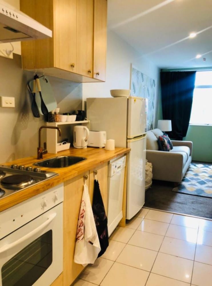 1 br apt Near Spark Arena - Free Wifi With Pool and Gym - Image 5