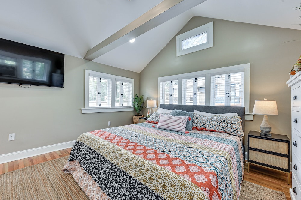 Cozy Jacksonville Cottage, Walkable Location! view 2