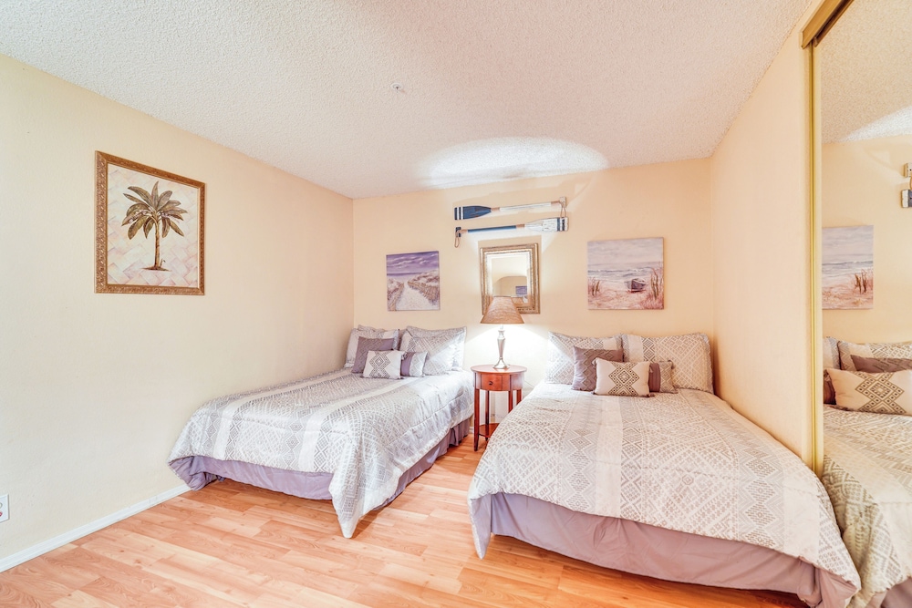 Walk to Golf & Beach: Queens Bay Resort Condo view 4
