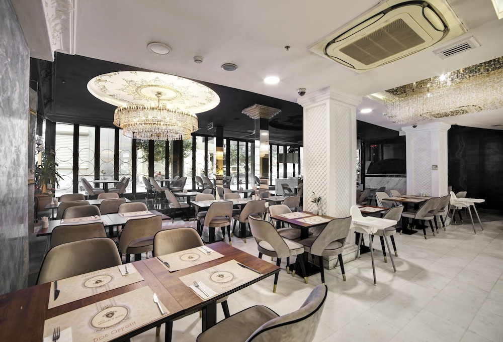 Beyaz Monarch Otel - Image 37