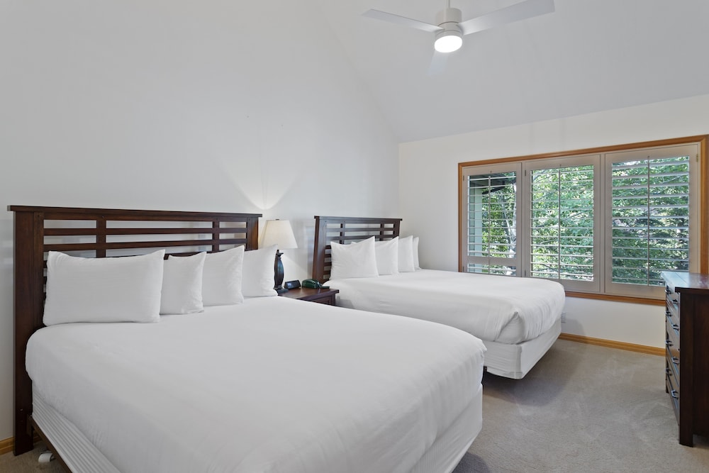 Deer Lake Village at Deer Valley Resort - Two Bedroom Condo with Hot Tub #2426 2 Condo