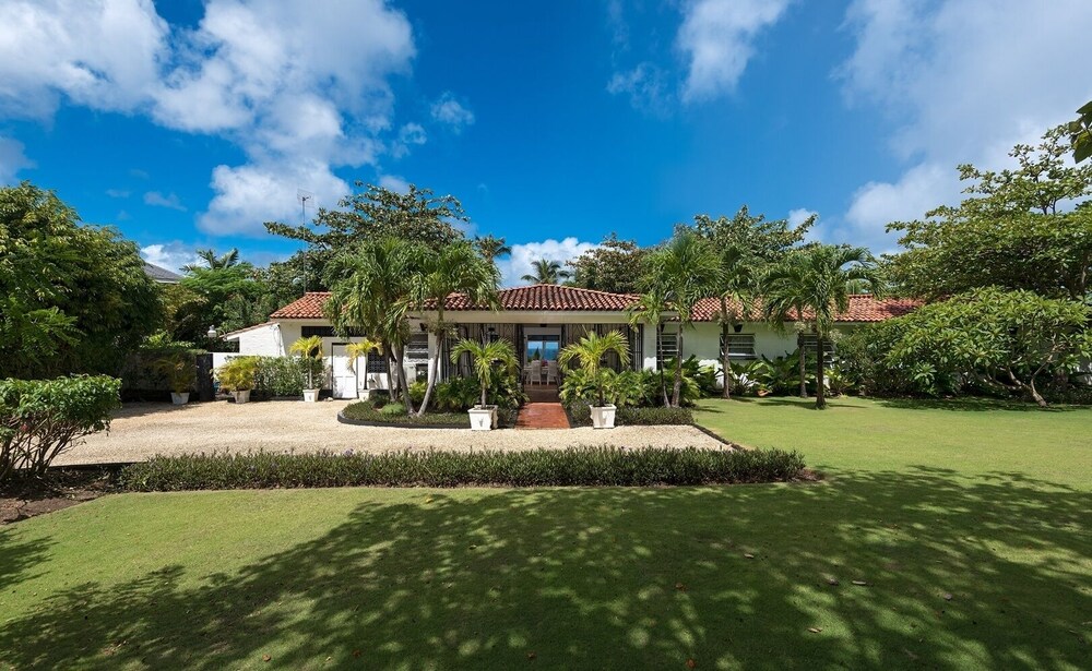 Secluded Beachfront Villa with Large Pool and Gardens - Fryers Well Bay by BSL Rentals