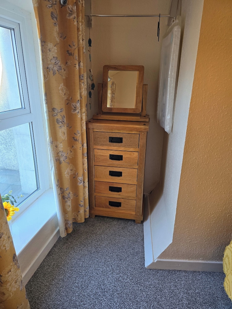 Eden Rose Cottage in Morecambe hot tub