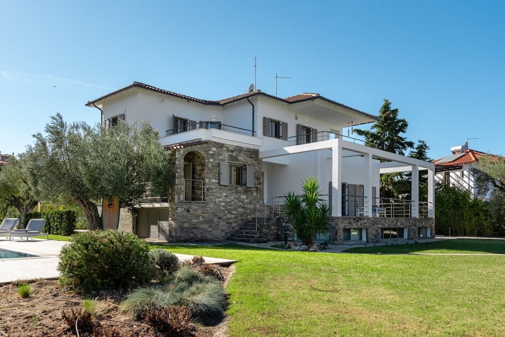 White House Villa Pefkochori