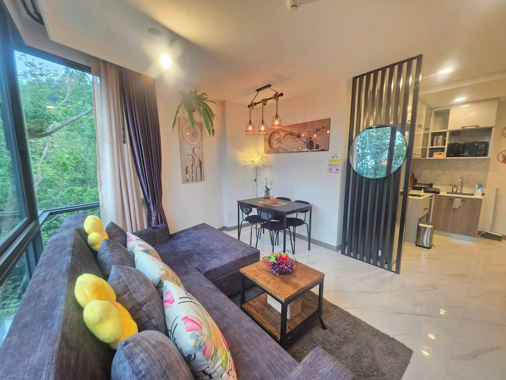 Room-a305 - 1 Bdr Condo With Sea View, A