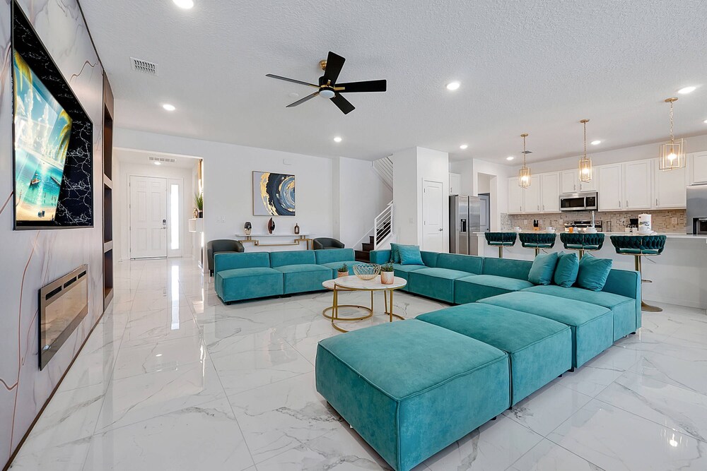Luxury and Sophisticated 15 BR Ensuite