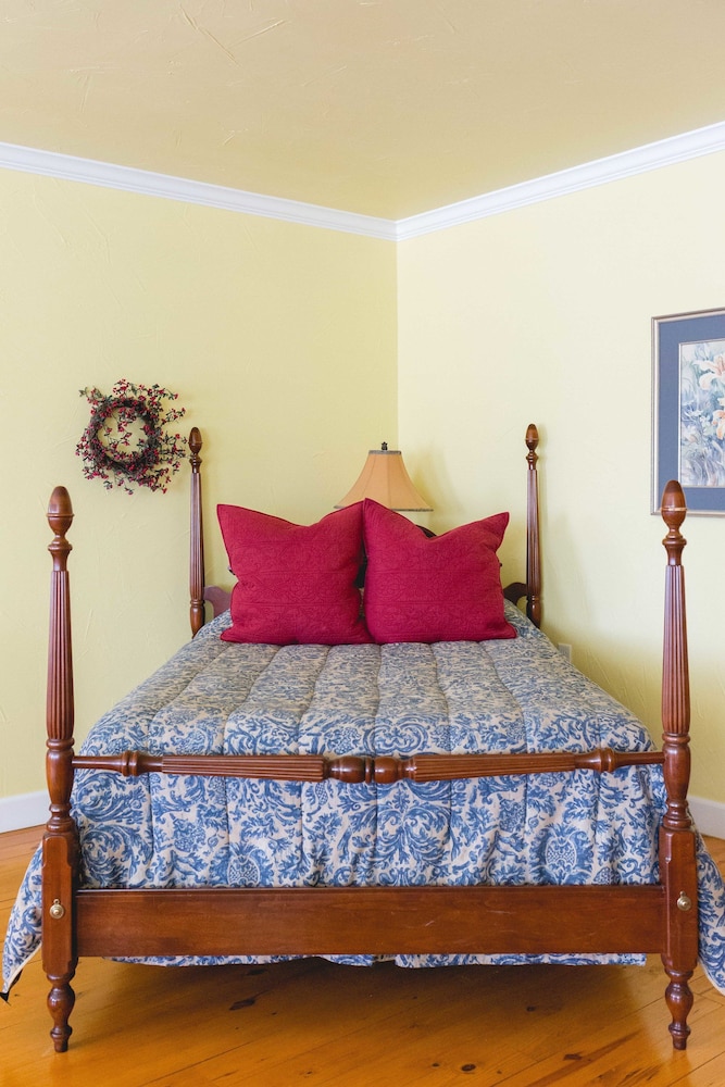 High Cotton Inn
