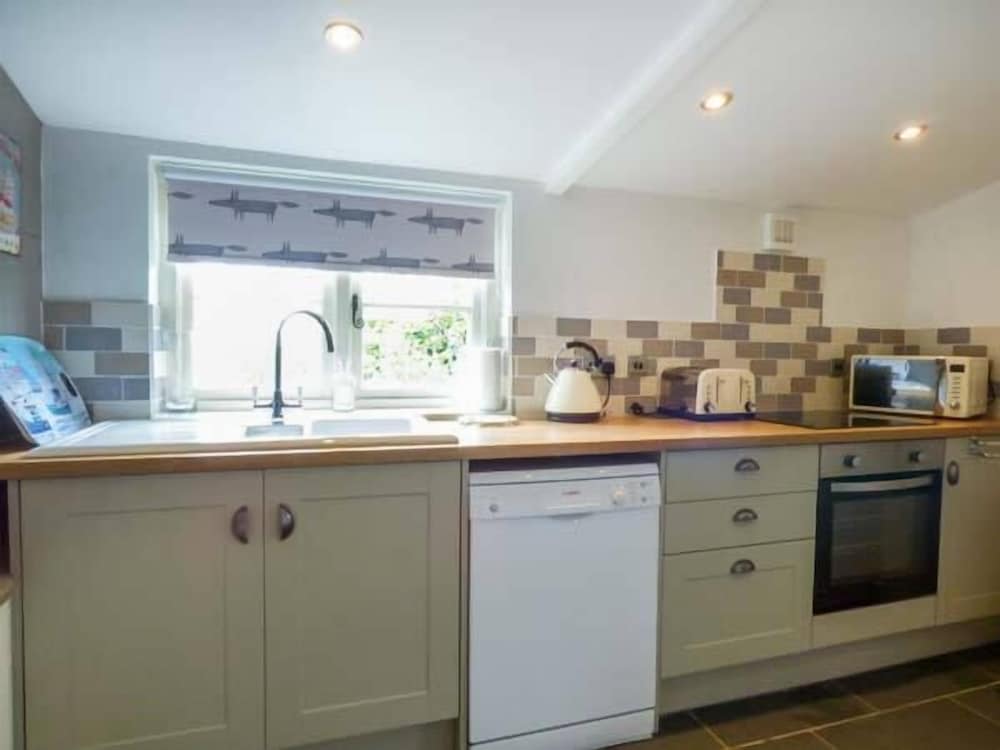 Bude Vacations - Bee Hive Cottage - Property Image 3