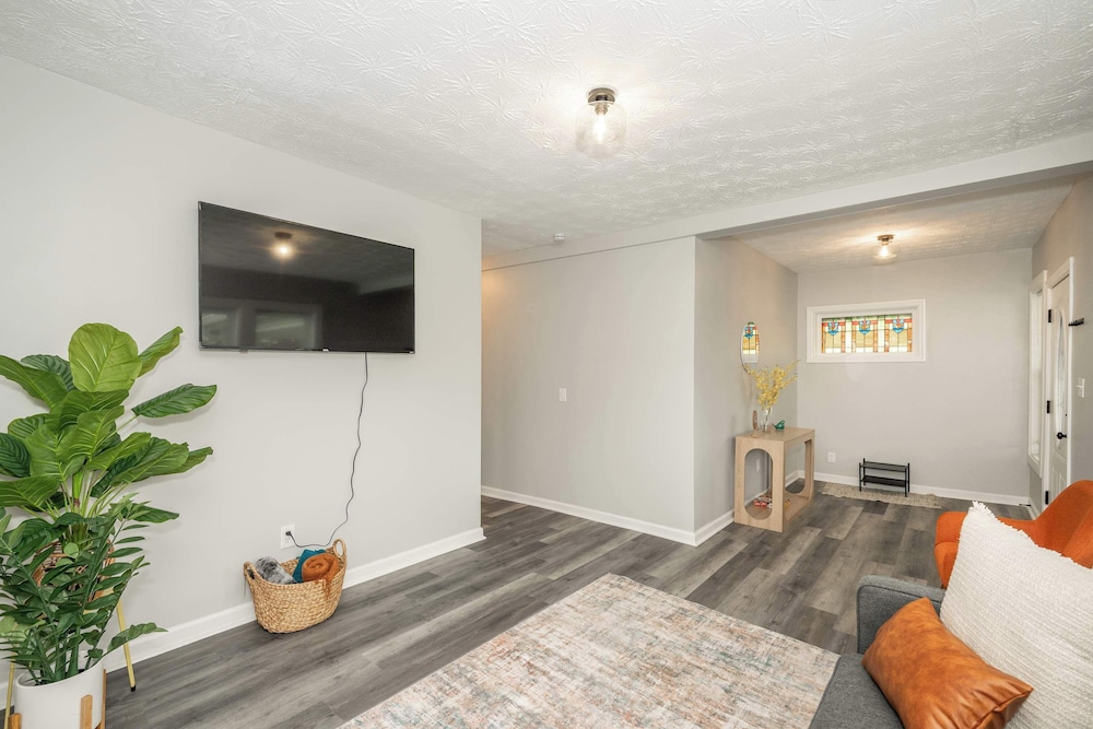 Modern Cincy Home - For 6