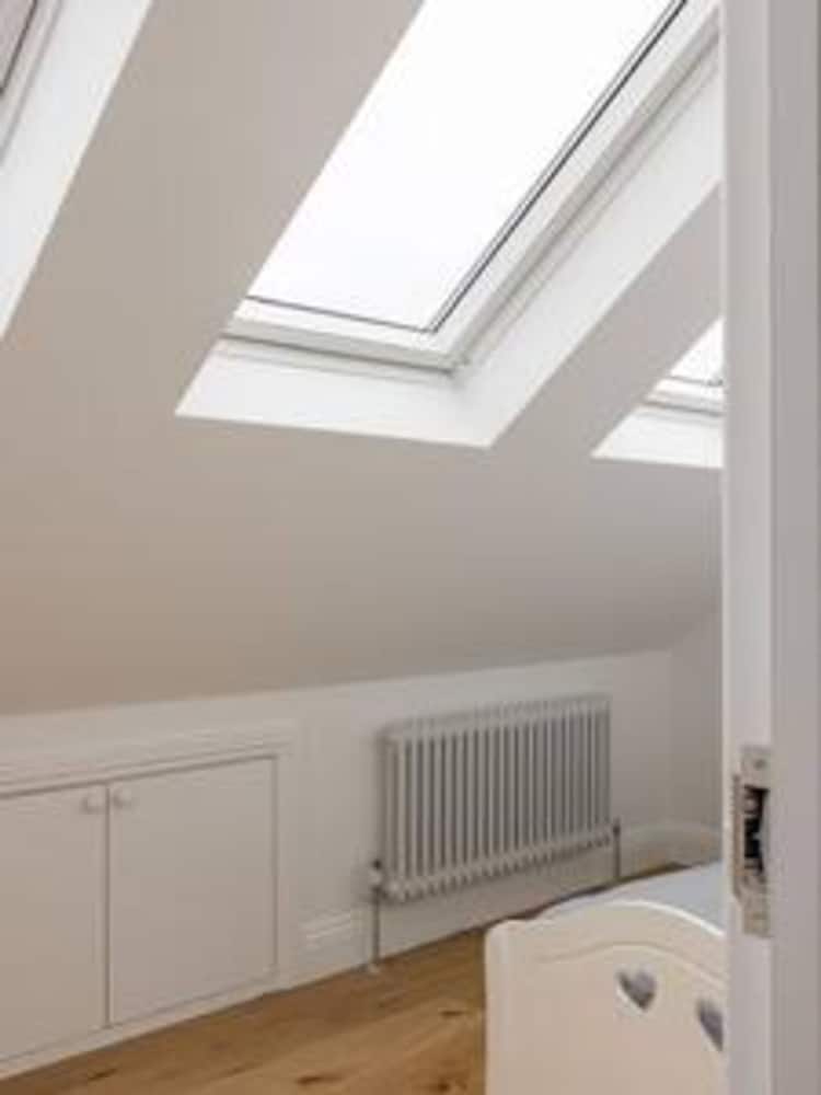 Tudor House Kingston Luxury 5 bed Villa