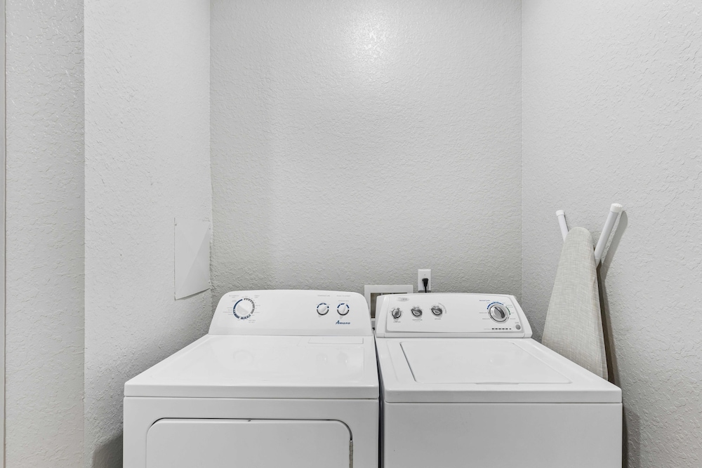 5049 Shoreway Loop #203