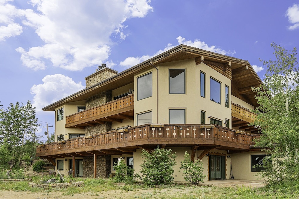 H7 at Hope Mountain -- 6-Bedroom Retreat Home at Allenspark Colorado 6 Home by RedAwning - Property Image 11
