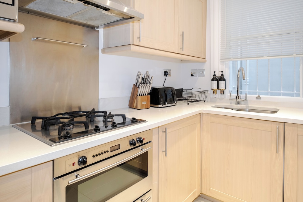 Luxury 2 Bedroom Oasis in Central London