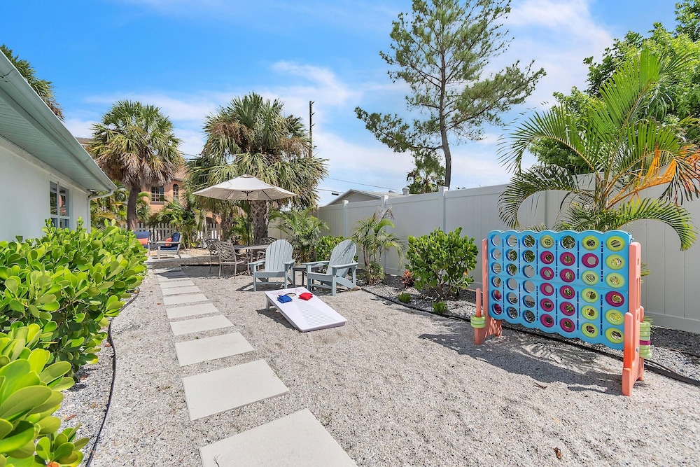 The Bungalows #6
